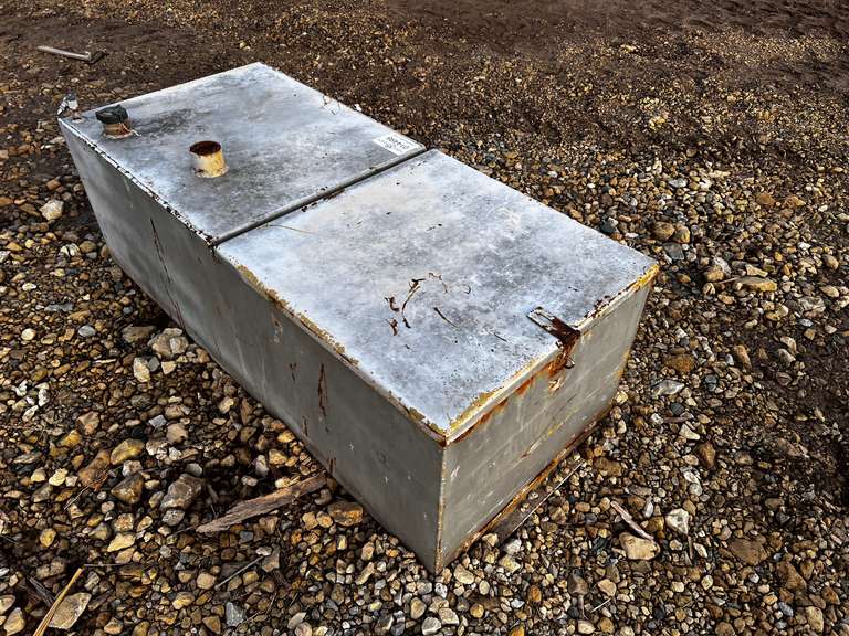 Truck Gas Tank/Storage Box Gavel Roads Online Auctions