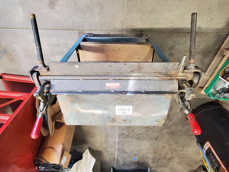 Bendito Model 1824 Small Handbrake Metal Bender w/Stand Gavel Roads