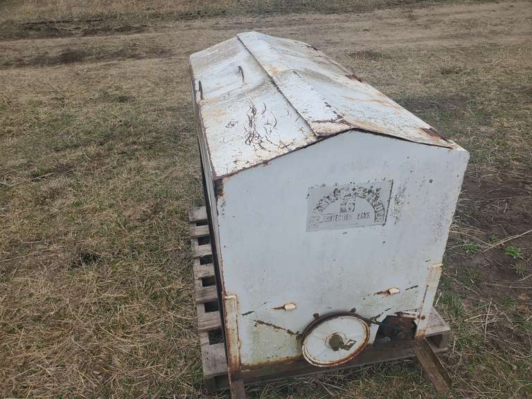 BarSix 900 lb. Capacity Cake Feeder Gavel Roads Online Auctions