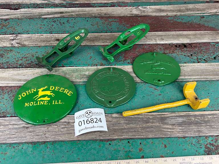 (2) John Deere Foot Pedals, (3) John Deere Planter Covers Gavel Roads