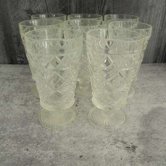 Lot of 8 Vintage Pressed Glass Drinking Glasses GC5 Auctions