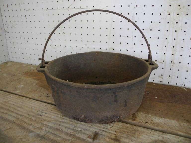 Vintage Cast Iron Pot with Handle GC5 Auctions