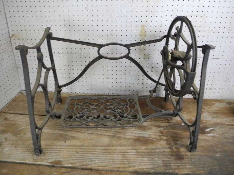 Antique Cast Iron Sewing Machine Base GC5 Auctions