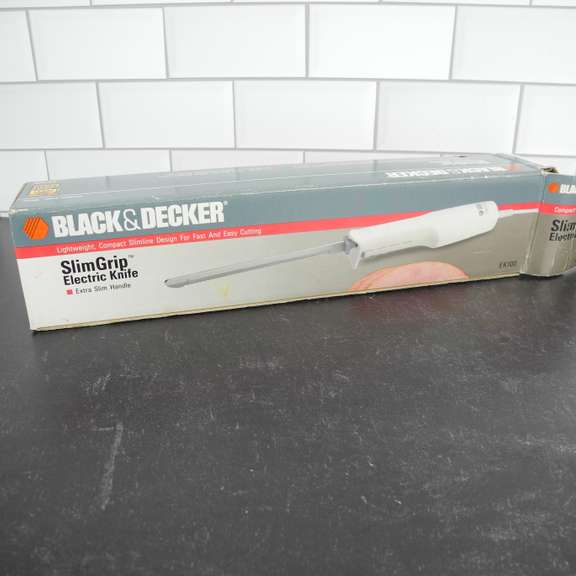 Black & Decker 9" Electric Knife in Box GC5 Auctions