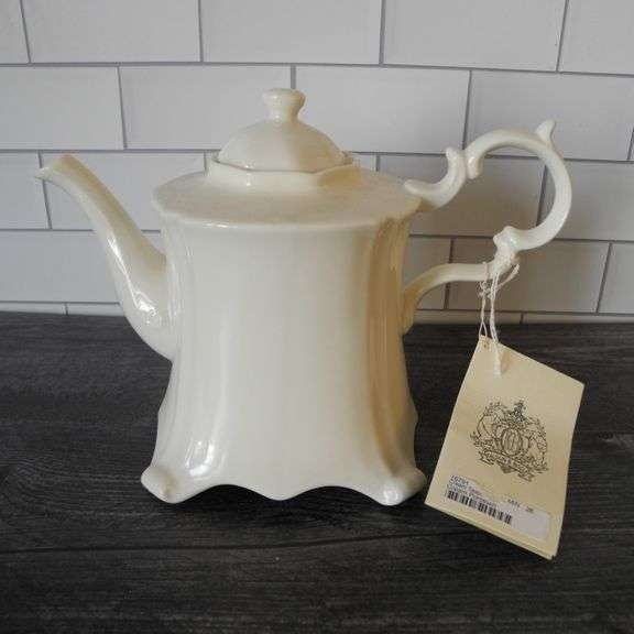 Kaldun & Bogle Cream Colored Teapot GC5 Auctions