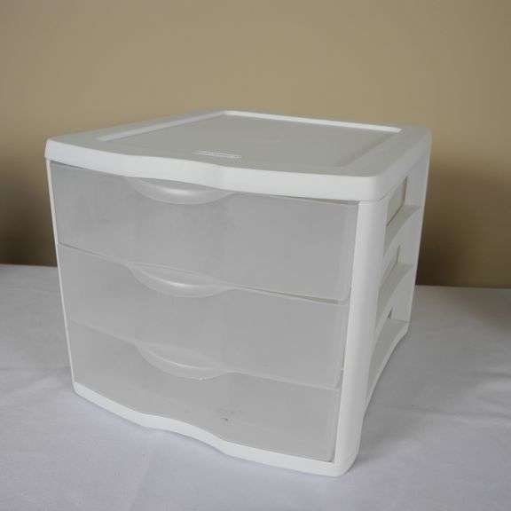 Small Three Drawer Storage Bin GC5 Auctions