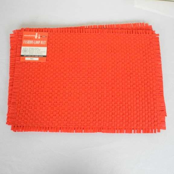 4 Vintage Red Placemats GC5 Auctions