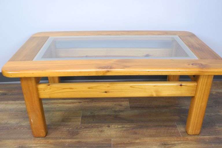 Pine Coffee Table with Glass Top Insert GC5 Auctions