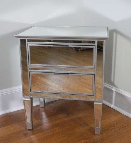 Beautiful Pottery Barn Mirrored 2 Drawer Side Table GC5 Auctions