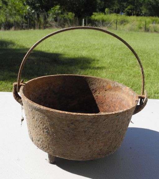 Rusty Footed Cast Iron Pot with Handle GC5 Auctions