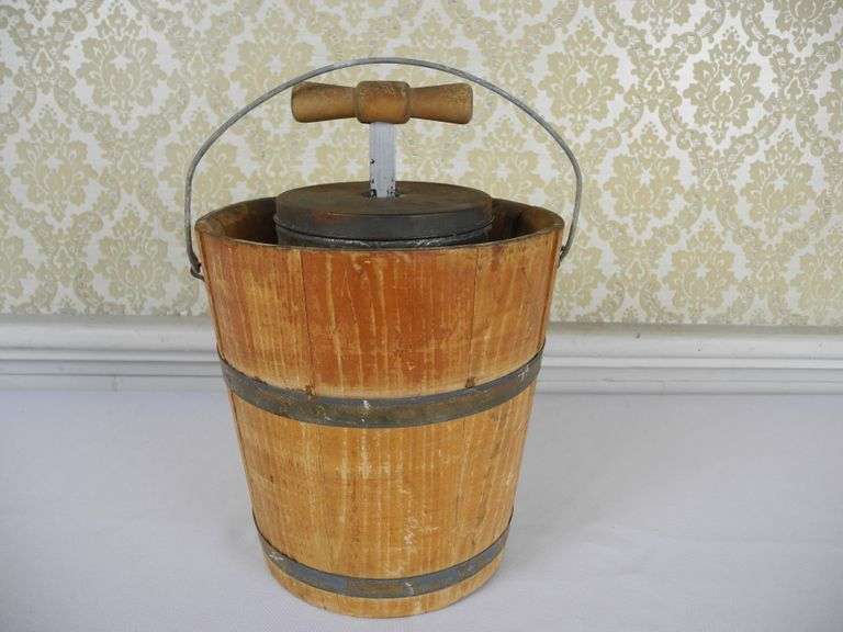 Small Antique Hand Churn Ice Cream Maker in Bucket GC5 Auctions