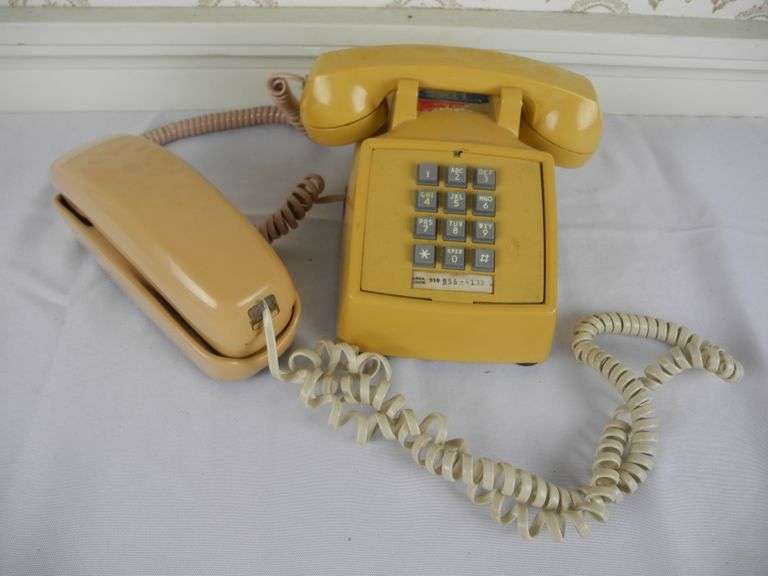 Lot of 2 Vintage Push Button Phones GC5 Auctions