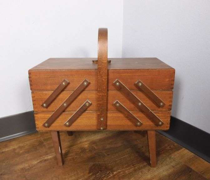 Vintage Cantilever Sewing Box with Notions GC5 Auctions