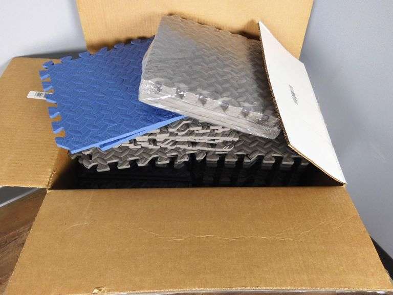 Large Box of Padded Interlocking Floor Tiles GC5 Auctions