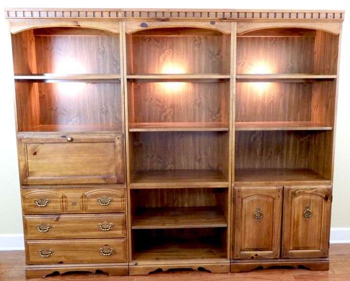Vintage 3 Piece Broyhill Illuminated Wall Unit GC5 Auctions