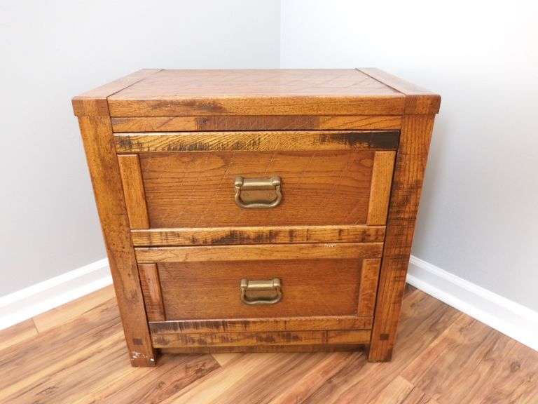 Vintage Young Hinkle 2 Drawer Side Table GC5 Auctions