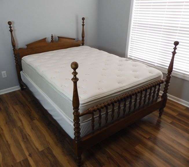 Vintage Queen Bed GC5 Auctions