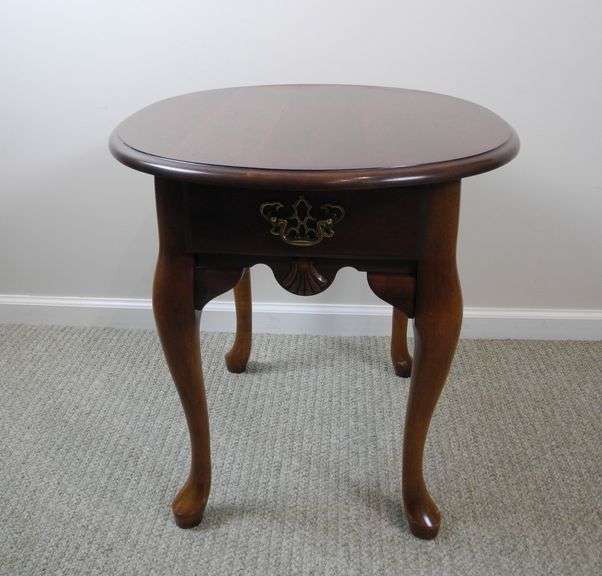 Oval Queen Anne Leg Side Table GC5 Auctions