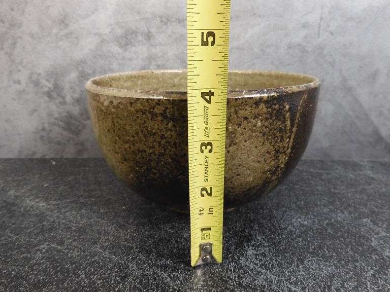 Beautiful Japanese Pottery Bowl GC5 Auctions