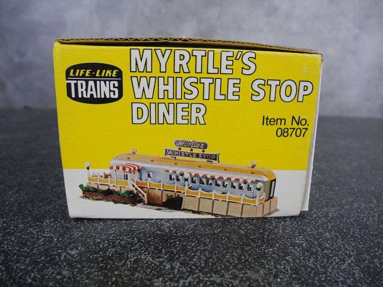 LifeLike Myrtle's Whistle Top Diner Train "HO" Scale Layout Accessory