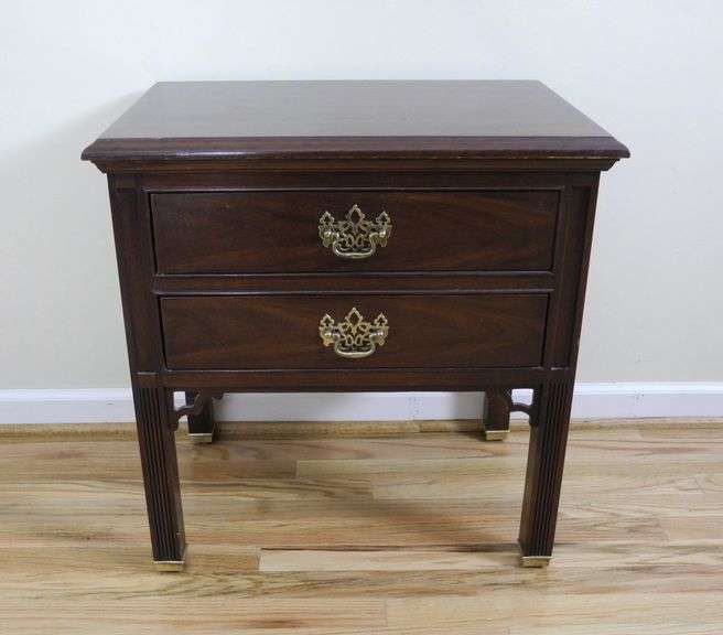 Nice Thomasville 2 Drawer Side Table 2 GC5 Auctions