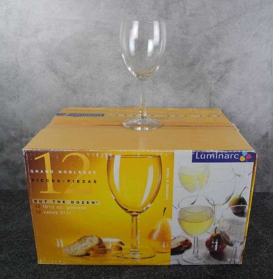 Lot of 12 Luminarc Wine Glasses in Box 2 GC5 Auctions