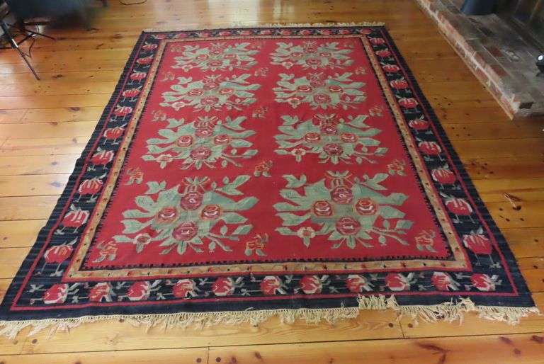 Beautiful Woven Area Rug GC5 Auctions