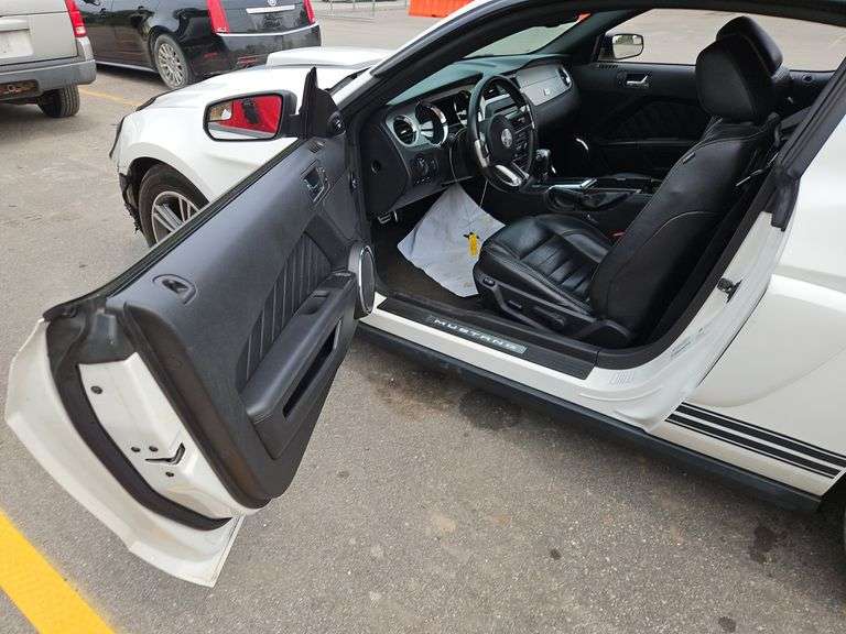 2012 FORD Mustang Base - Greater Detroit Auto Auction