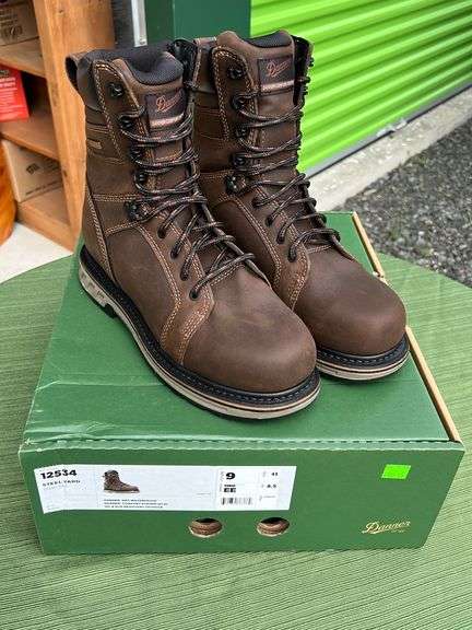 New Danner Steel Toe Boots Size 9EE Gregg Auctions best-waterproof-steel-toe-boots-safety-review-guide-rock-rooster