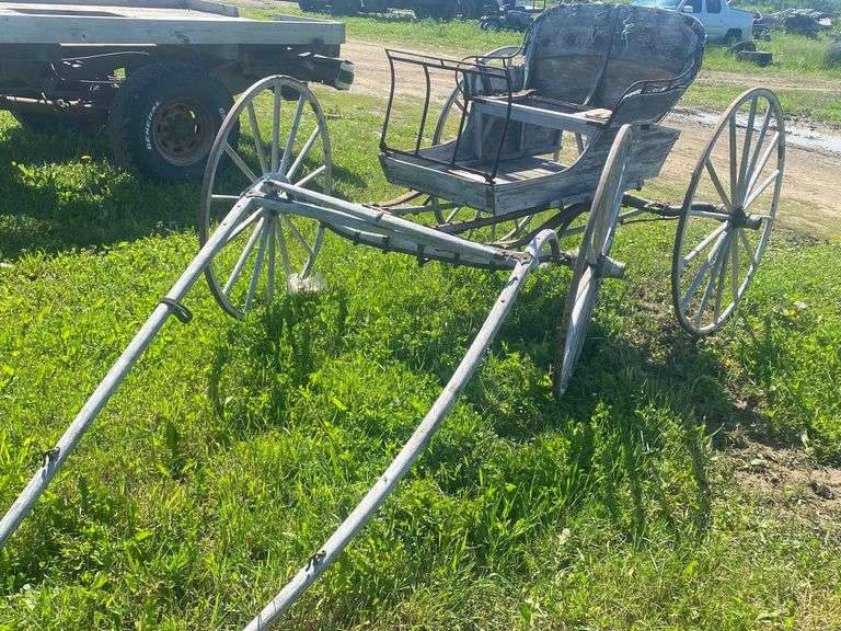 Antique horse carriage Gregg Auctions