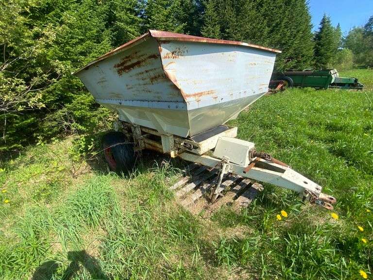 broadcaster Gregg Auctions