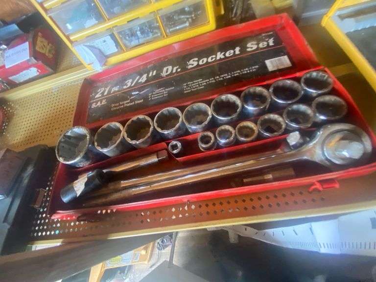 Threequarter inch drive socket set Gregg Auctions