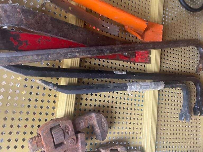 Pry bars Gregg Auctions