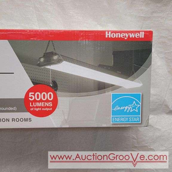 Honeywell 4 ft LED linkable shop lights with multiple brightness modes
