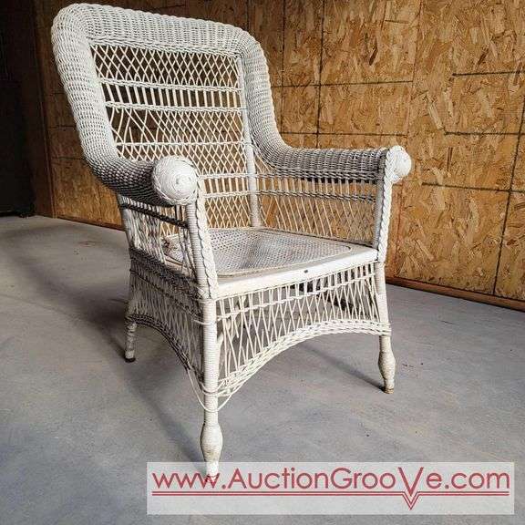 Antique Wicker Chair. Seat needs to be replaced. 26 x 21 x 37. S