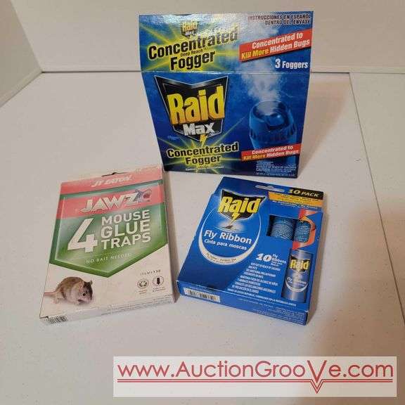 Raid max foggers, fly ribbon and sticky mouse traps. K AuctionGrooVe
