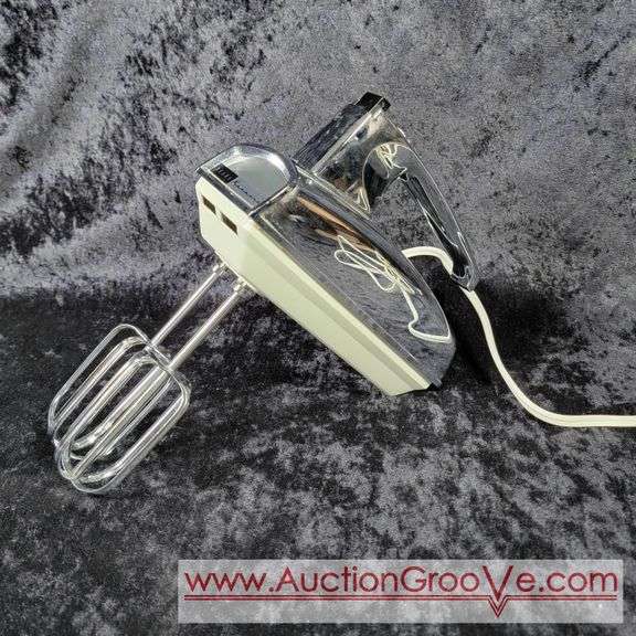 Sears Kenmore hand mixer. K 6087922437