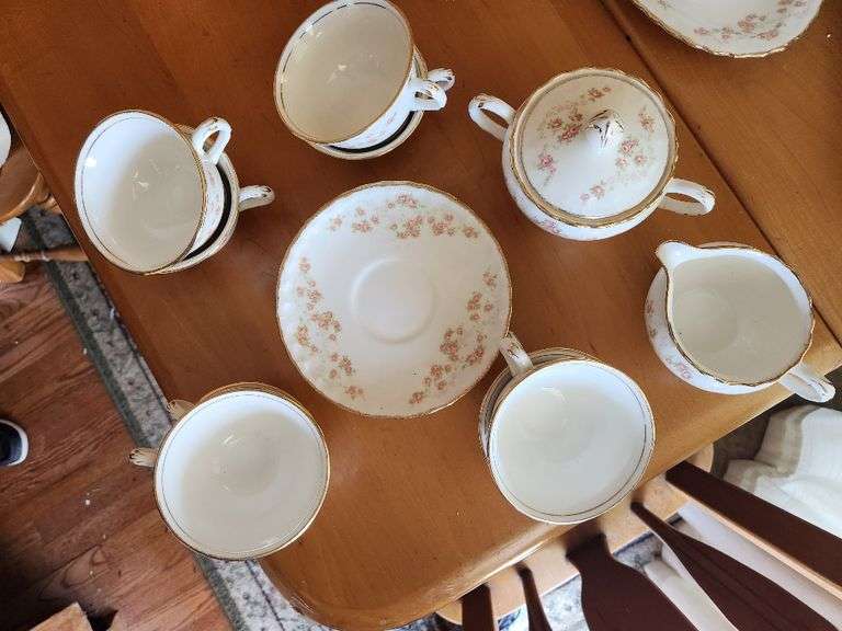 Pope Gosser China, 8 Tea Cups, 8 Saucers, Sugar Bowl & Cream Bowl