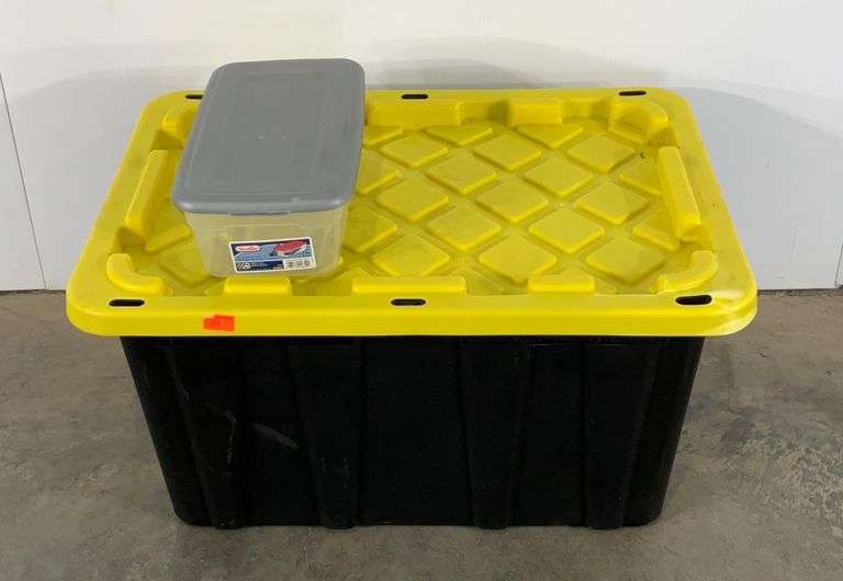 HDX 27 gallon Tough Tote with lid with a bonus 6 qt. Sterilite