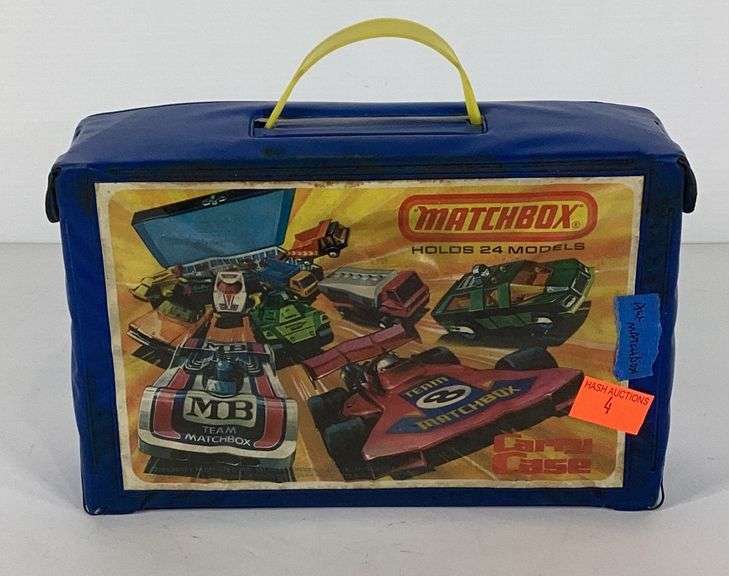 Mattel Matchbox 1976 car carrier case, full of Matchbox cars Hash