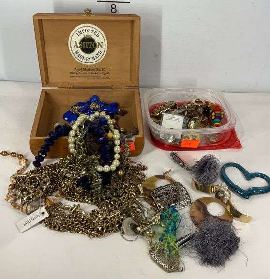 Costume jewelry Hash Auctions