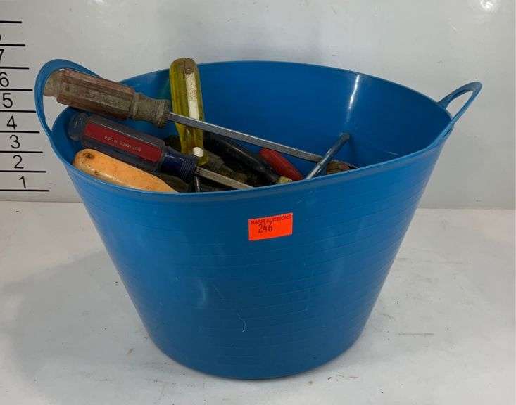 Bucket of screwdrivers Hash Auctions