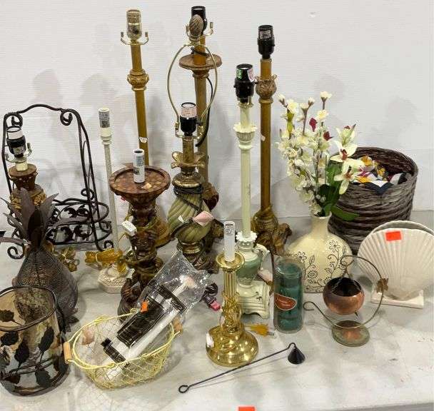 Homegoods. Lamps, candle holder,vase,waste basket and more Hash Auctions