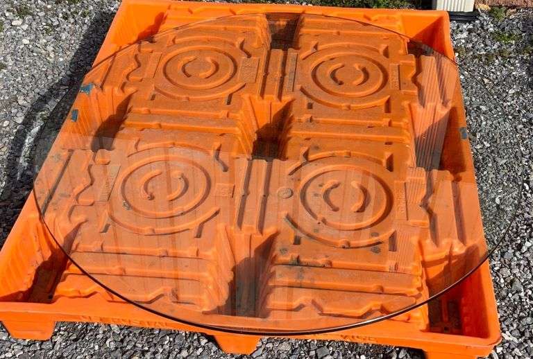 46” Round Glass Pane for table top, beveled tempered glass here about 5