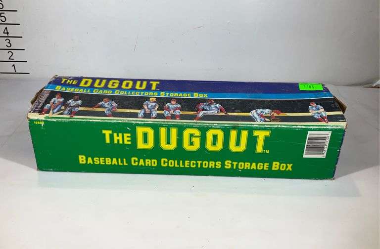 THE DUGOUT BASEBALL CARD COLLECTORS STORAGE Box with ball cards Hash