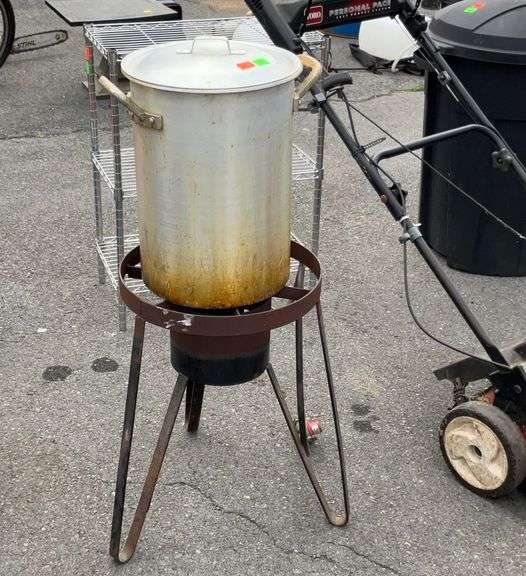 Bayou classic turkey fryer, 26QT Stockpot w/accessories Hash Auctions