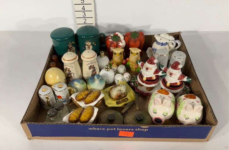 Salt and pepper shakers Hash Auctions