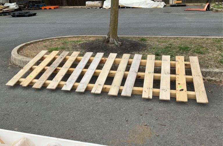 Wood Pallet 4x10 foot long three runners are 2.5x3.5” posts, great many ...
