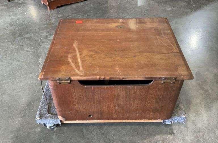 Reader’s Digest turntable, 24x19.5x12, condition as shown, wheeled cart