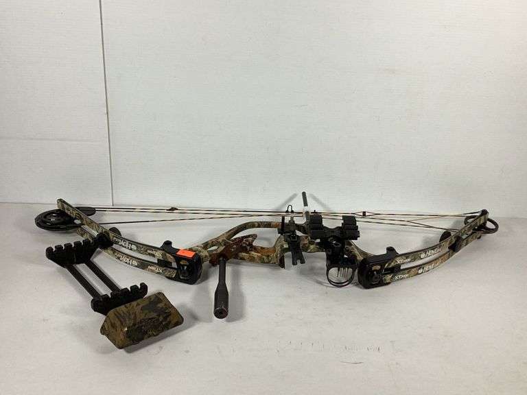 Hoyt XT2000 Compound Bow w/ Mountable Quiver Hash Auctions